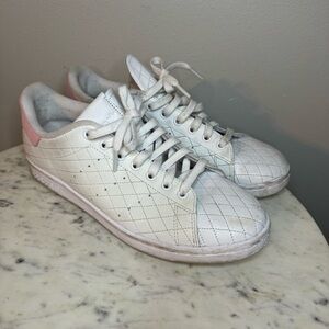 Adidas Stan Smith Shoes Size 10.5 Leather
Pink white womens